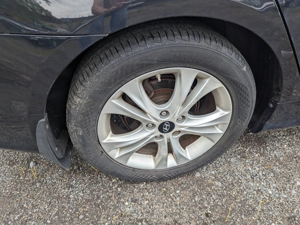 2013 Hyundai Sonata - Image 10 of 12