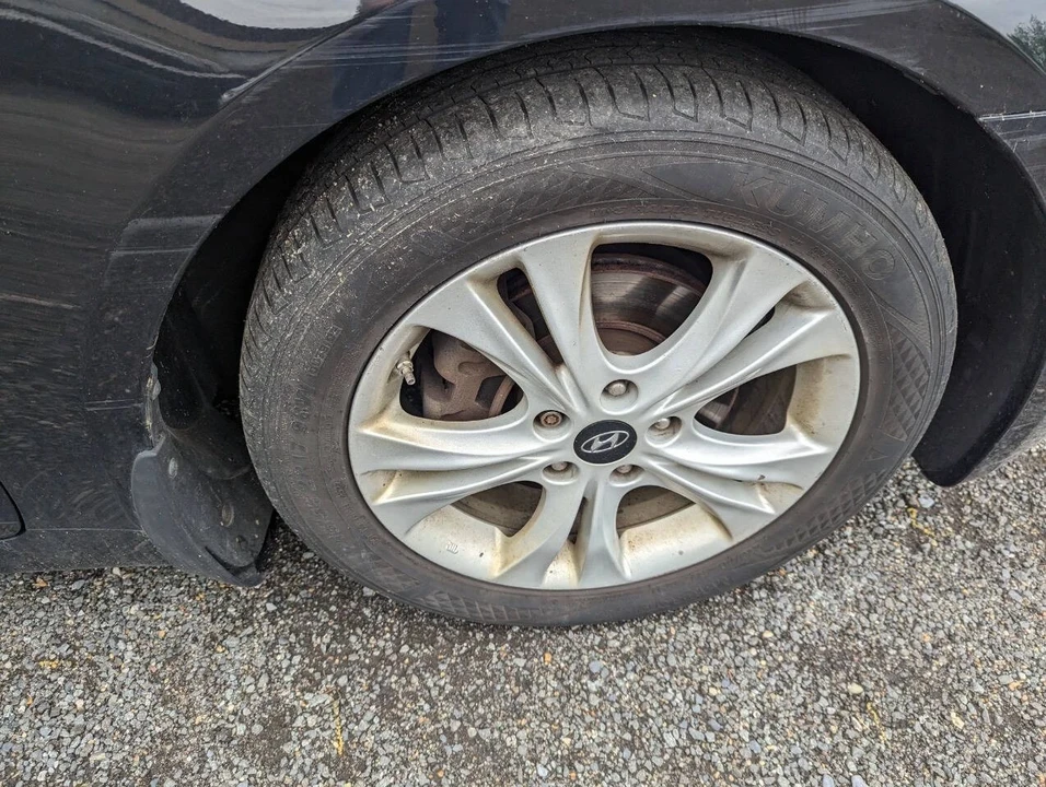 2013 Hyundai Sonata - Image 9 of 12