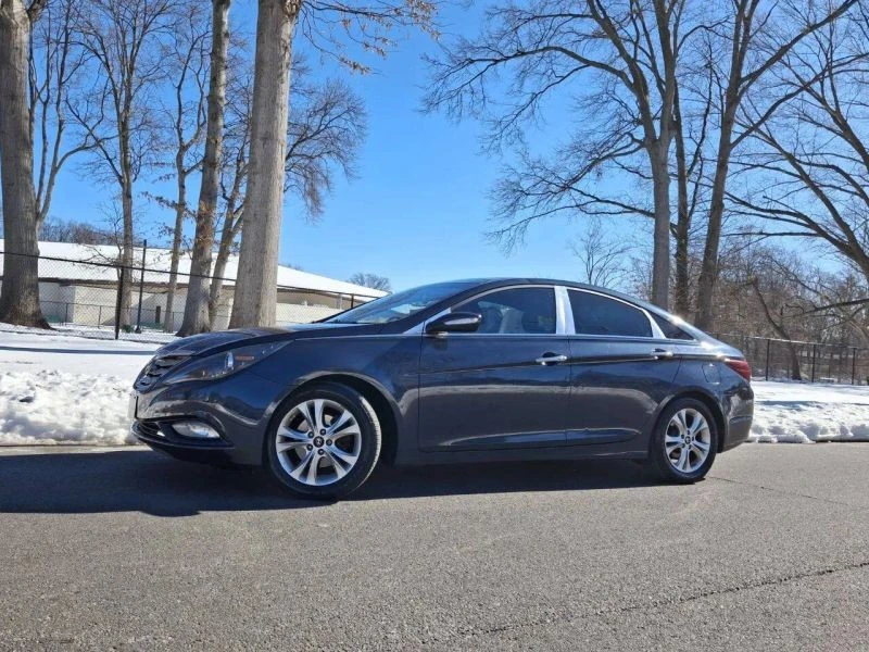 2013 Hyundai Sonata - Image 2 of 12