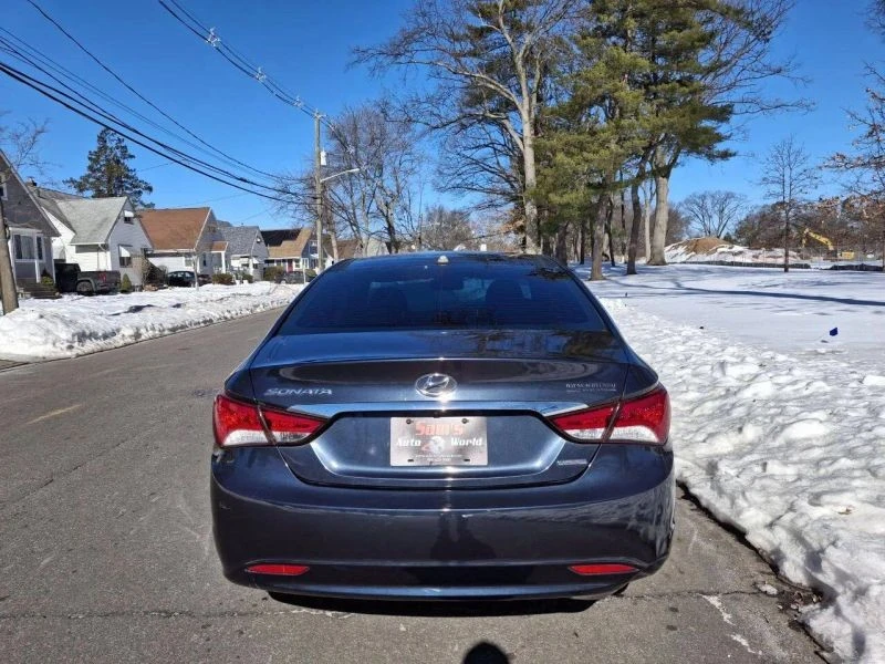 2013 Hyundai Sonata - Image 10 of 12