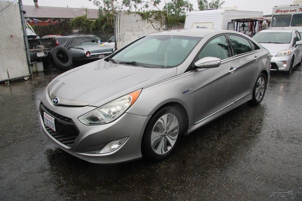 2013 Hyundai Sonata - Image 2 of 21