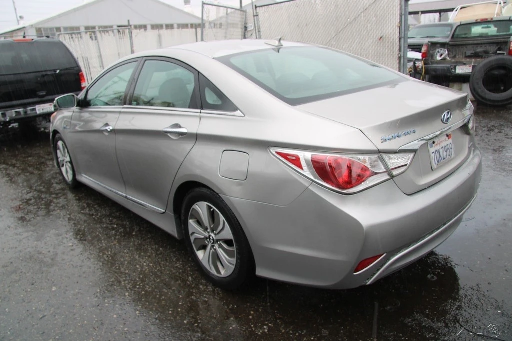 2013 Hyundai Sonata - Image 4 of 21