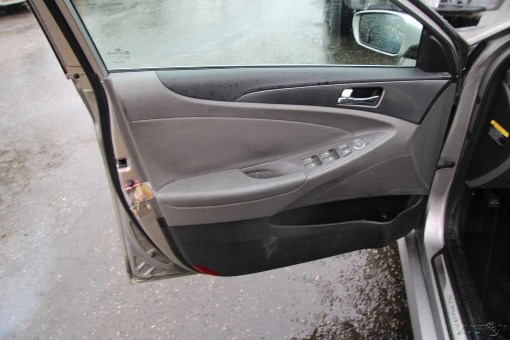 2013 Hyundai Sonata - Image 11 of 21