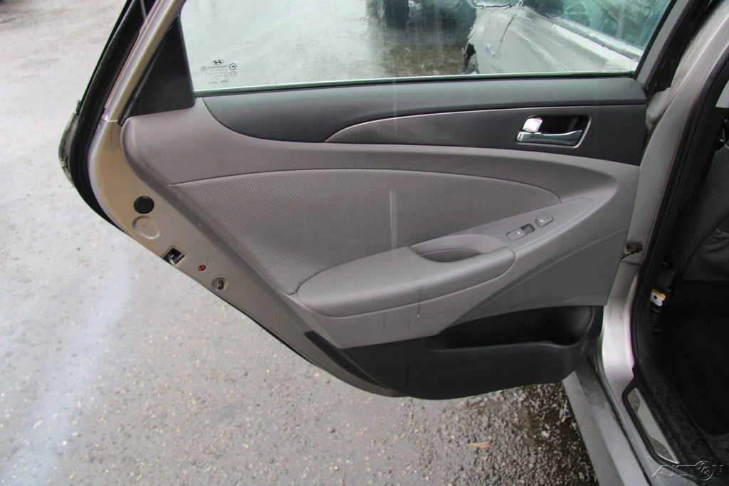 2013 Hyundai Sonata - Image 18 of 21