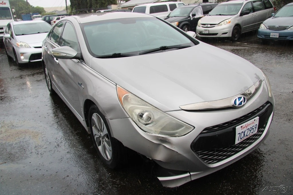 2013 Hyundai Sonata - Image 8 of 21