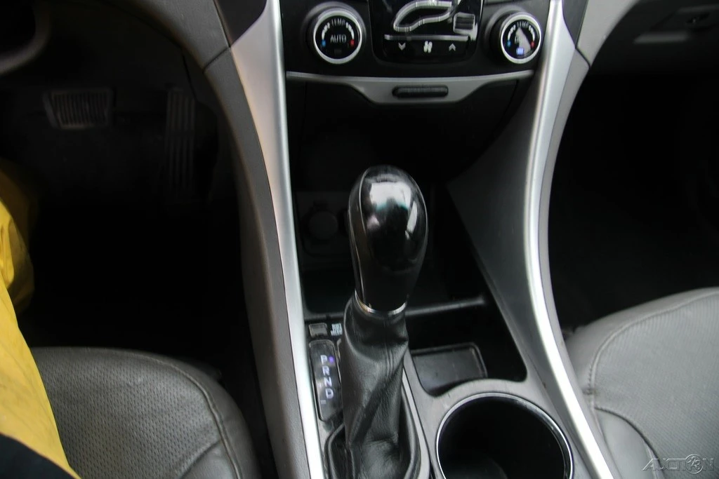 2013 Hyundai Sonata - Image 17 of 21