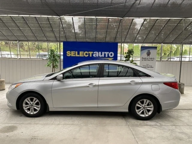2013 Hyundai Sonata - Image 13 of 21