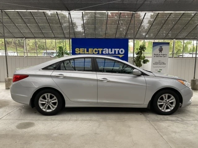 2013 Hyundai Sonata - Image 4 of 21