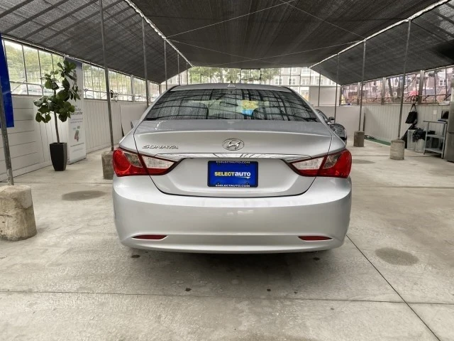 2013 Hyundai Sonata - Image 8 of 21