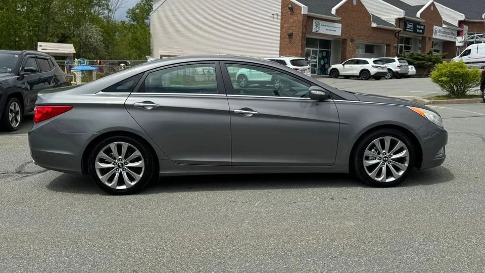 2013 Hyundai Sonata - Image 4 of 21