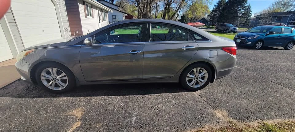 2013 Hyundai Sonata - Image 2 of 7