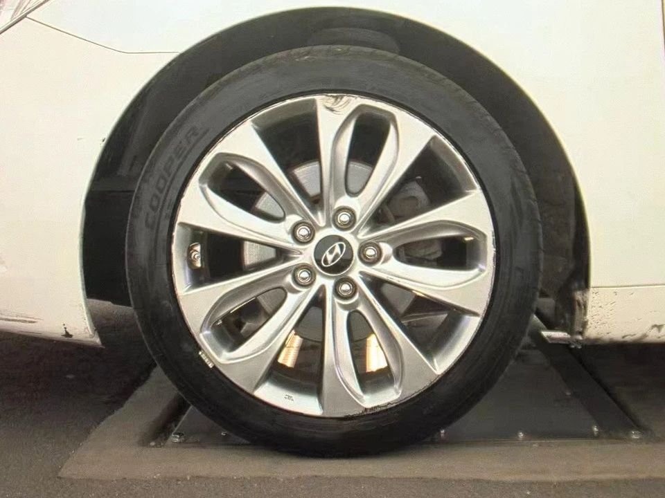 2013 Hyundai Sonata - Image 8 of 16