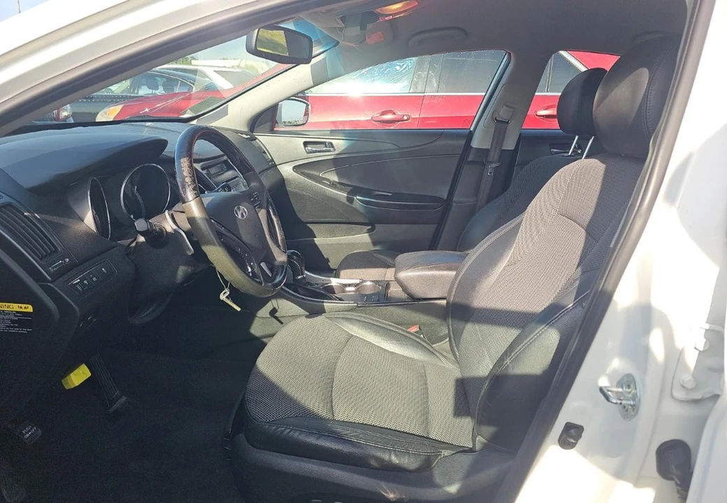 2013 Hyundai Sonata - Image 9 of 16