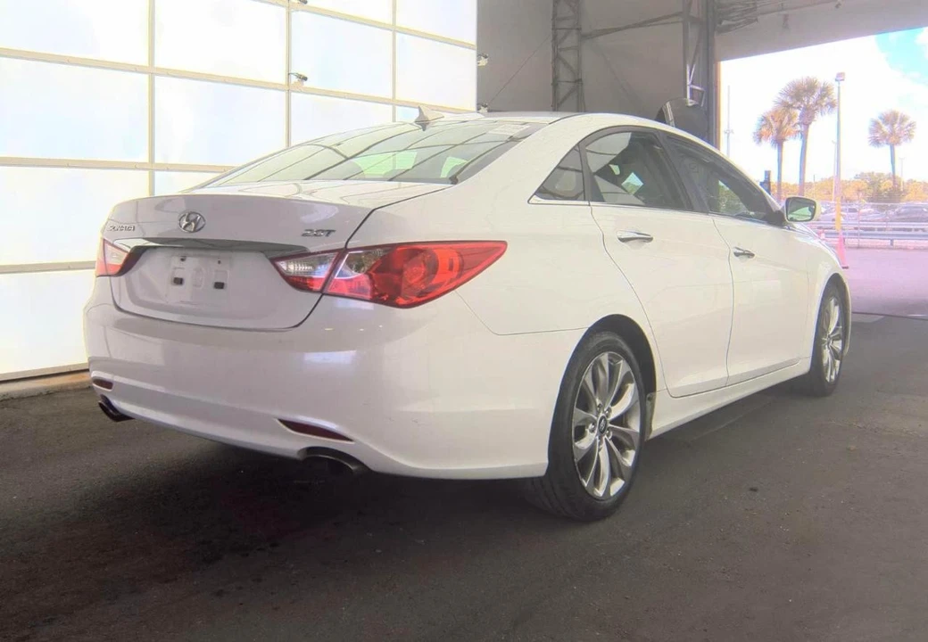 2013 Hyundai Sonata - Image 4 of 16
