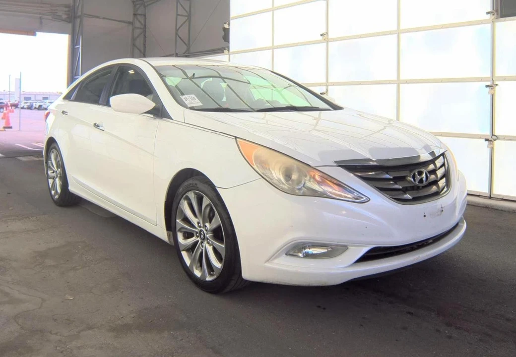 2013 Hyundai Sonata - Image 3 of 16