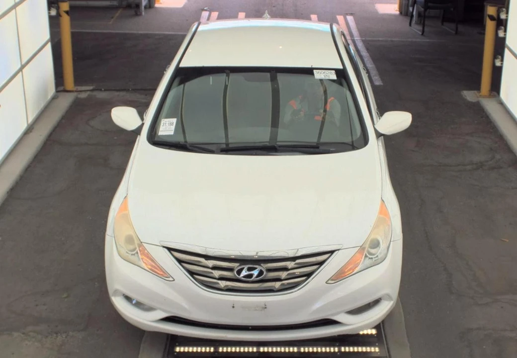 2013 Hyundai Sonata - Image 2 of 16