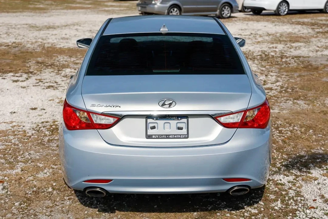 2013 Hyundai Sonata - Image 9 of 12