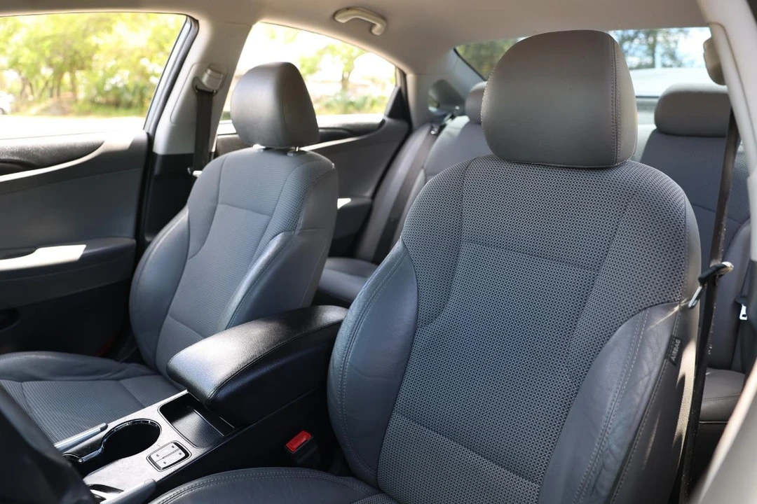 2013 Hyundai Sonata - Image 6 of 21