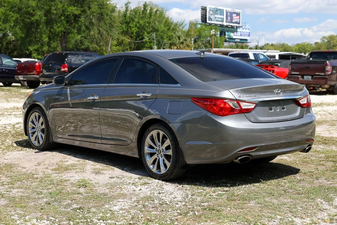 2013 Hyundai Sonata - Image 5 of 21