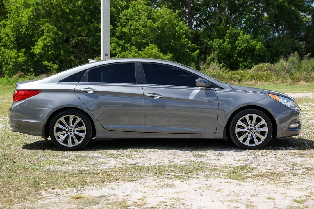 2013 Hyundai Sonata - Image 13 of 21