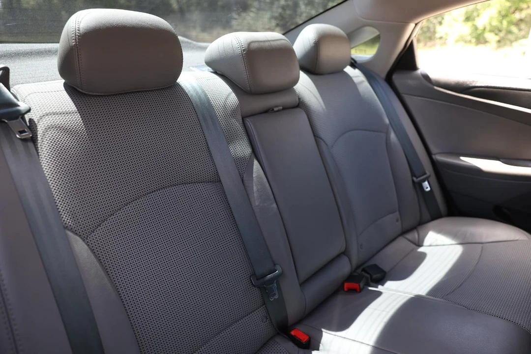 2013 Hyundai Sonata - Image 14 of 21