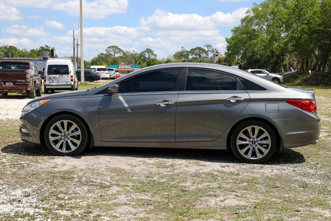 2013 Hyundai Sonata - Image 3 of 21