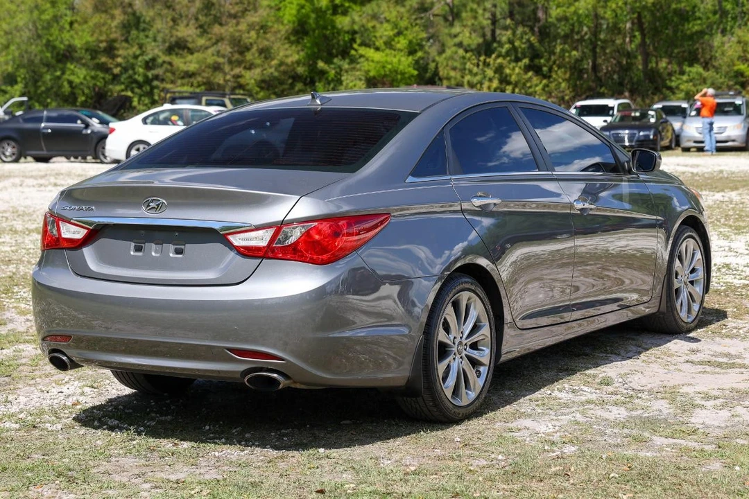 2013 Hyundai Sonata - Image 11 of 21