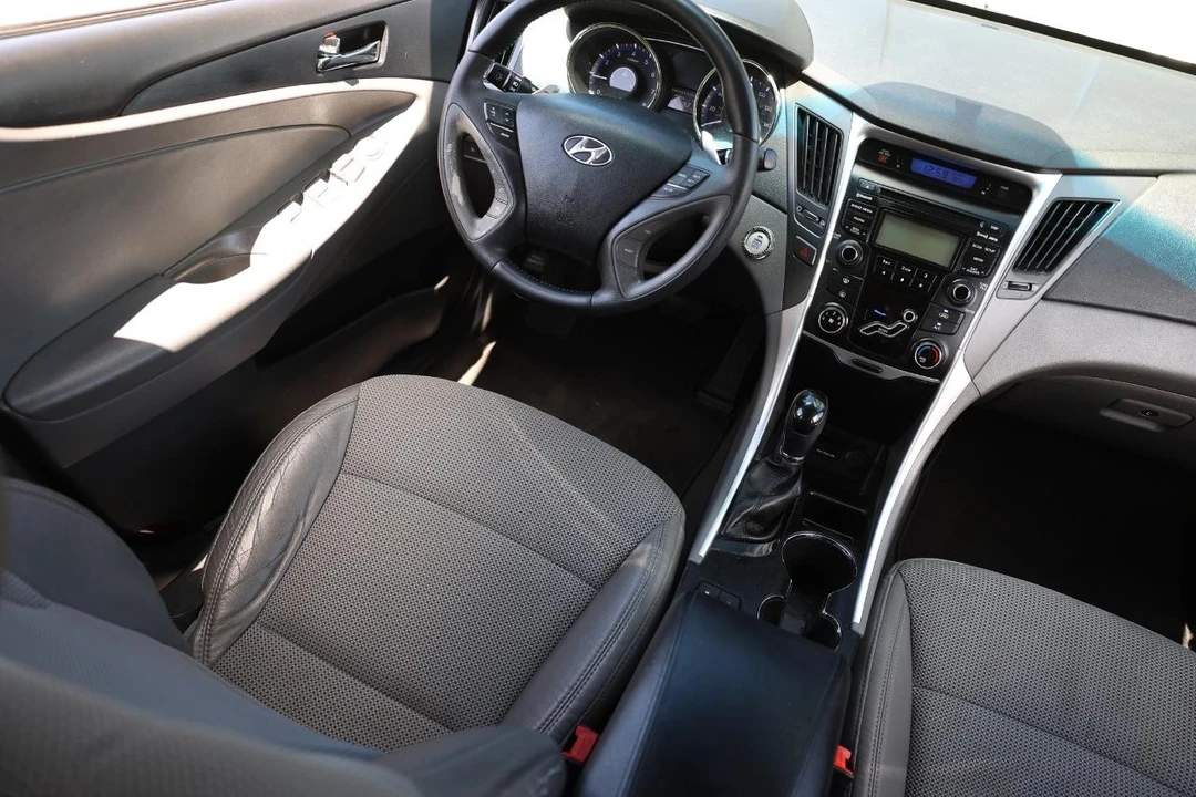 2013 Hyundai Sonata - Image 20 of 21