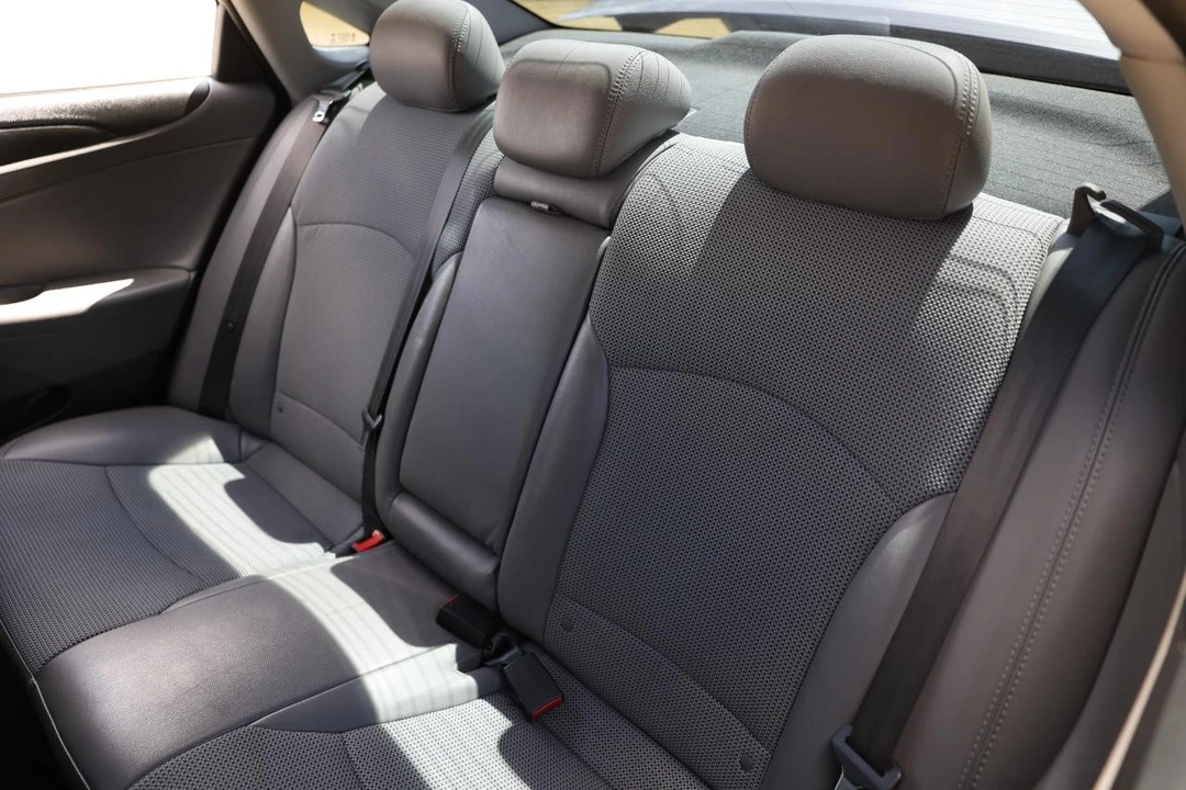 2013 Hyundai Sonata - Image 8 of 21