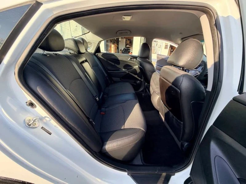 2013 Hyundai Sonata - Image 8 of 12