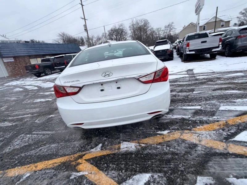 2013 Hyundai Sonata - Image 11 of 12