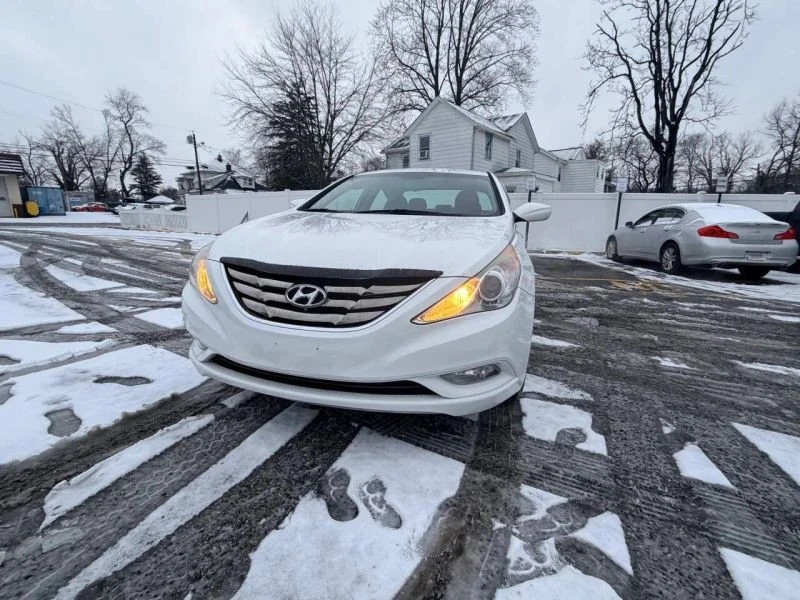 2013 Hyundai Sonata - Image 2 of 12