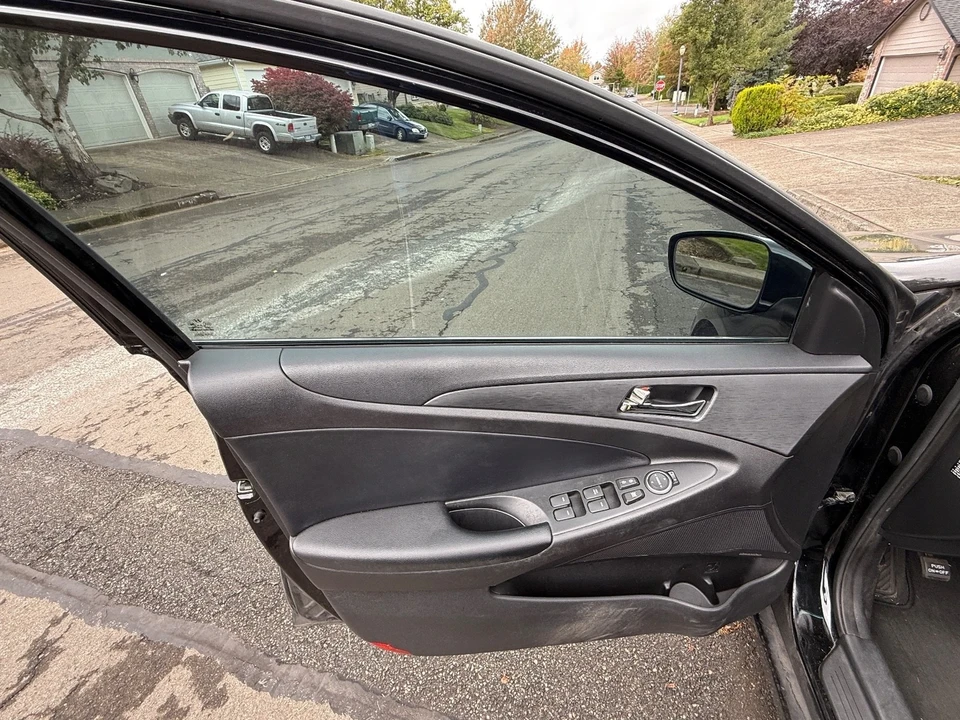 2013 Hyundai Sonata - Image 15 of 17