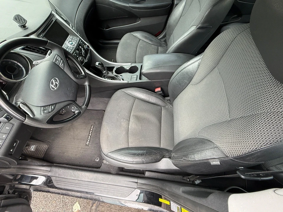 2013 Hyundai Sonata - Image 14 of 17