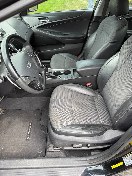 2013 Hyundai Sonata - Image 12 of 17