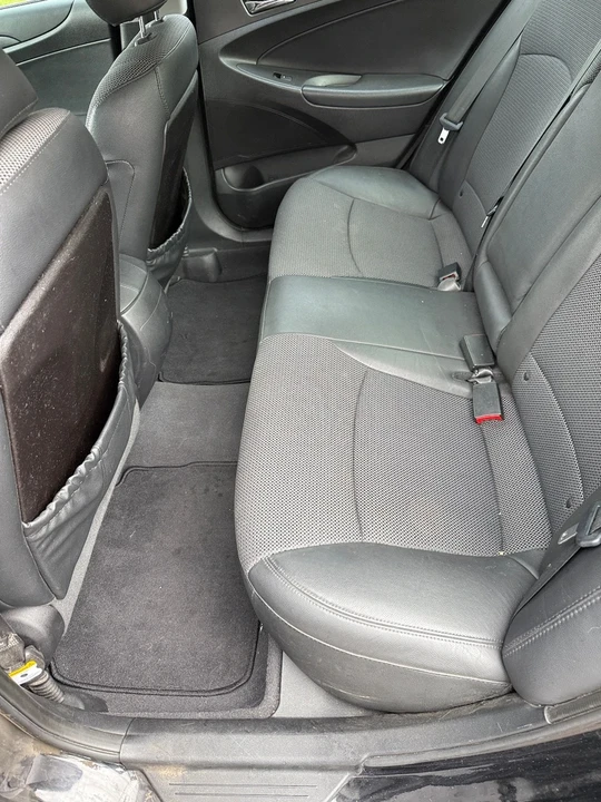 2013 Hyundai Sonata - Image 11 of 17