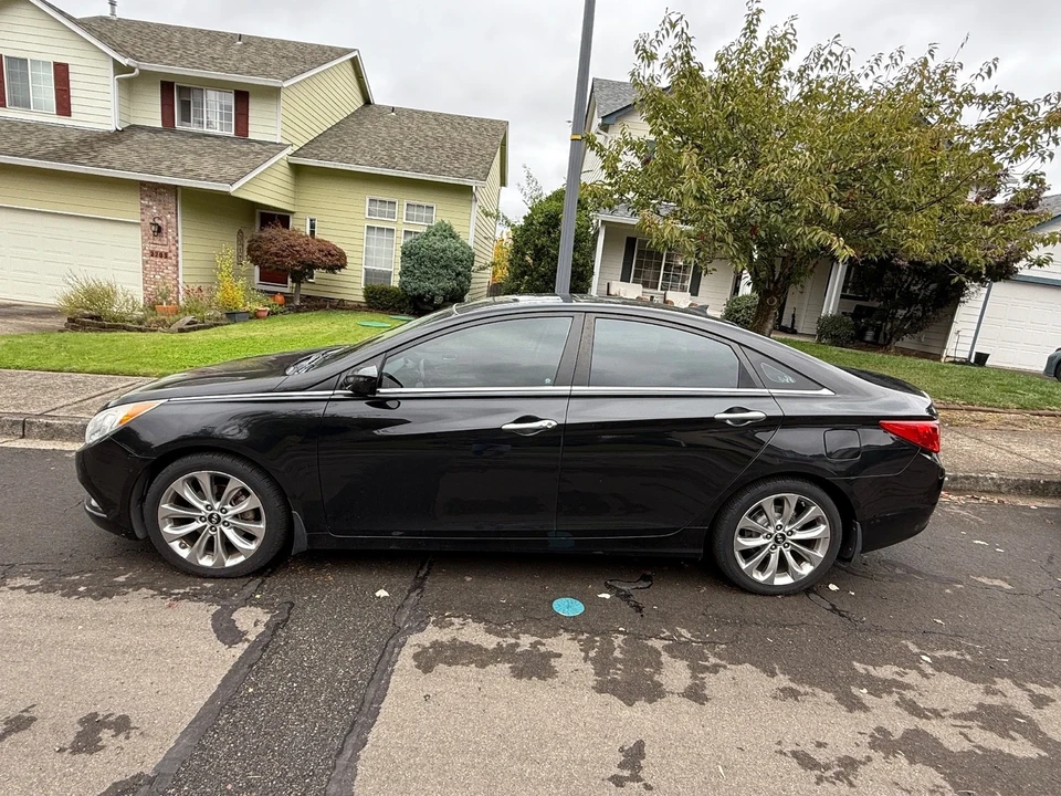 2013 Hyundai Sonata - Image 2 of 17