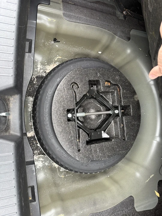 2013 Hyundai Sonata - Image 10 of 17