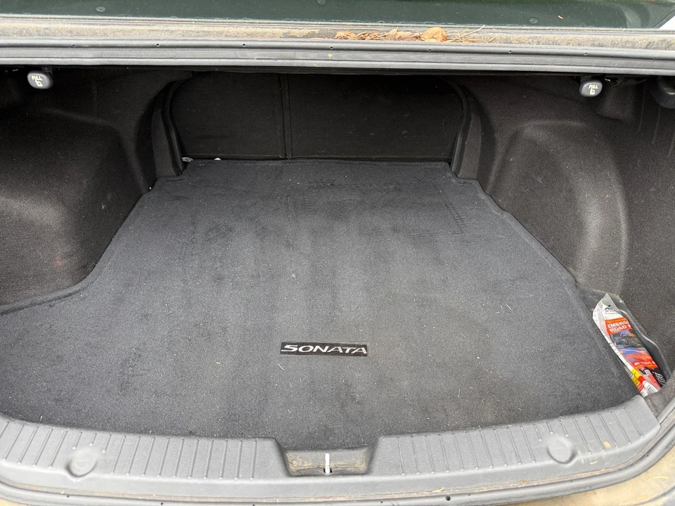 2013 Hyundai Sonata - Image 9 of 17