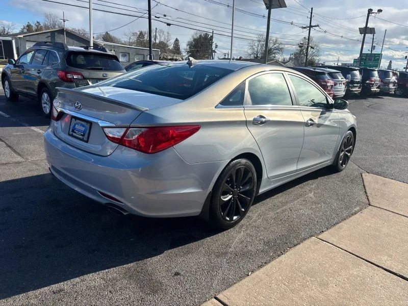 2013 Hyundai Sonata - Image 8 of 12