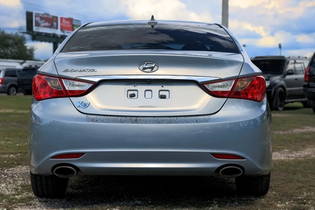 2013 Hyundai Sonata - Image 7 of 12
