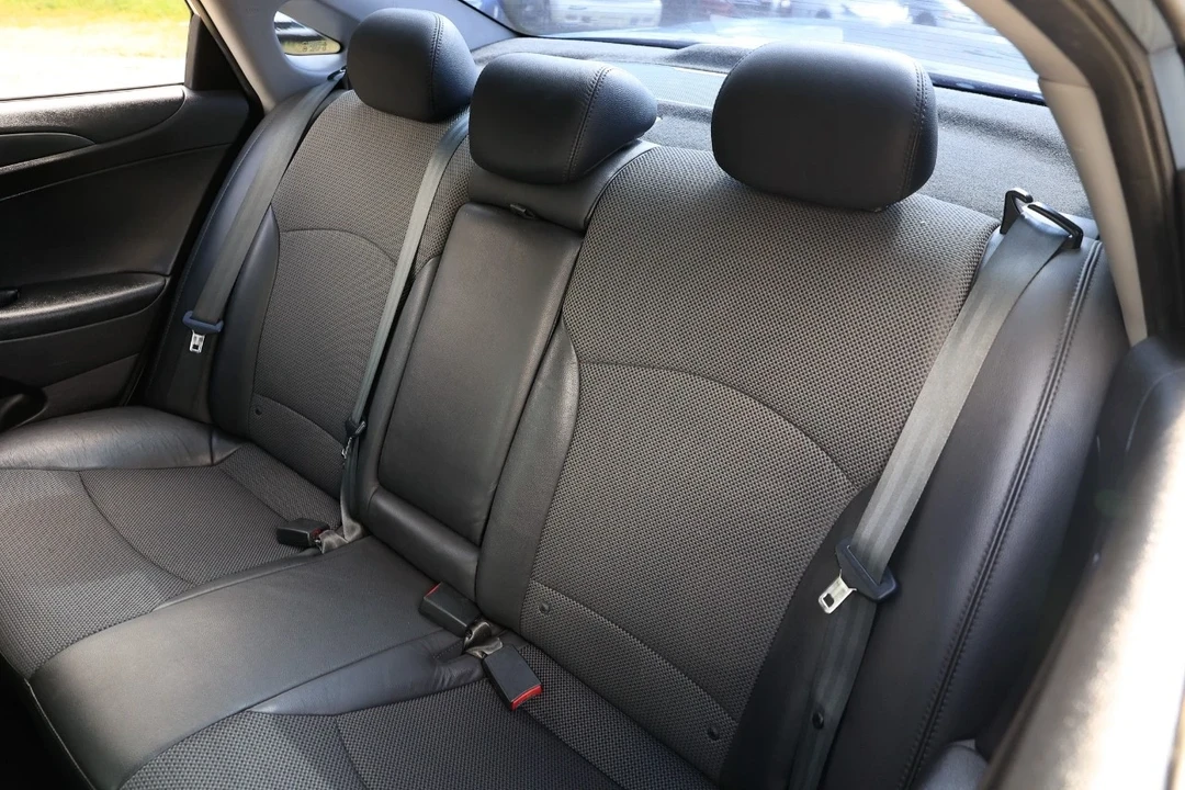 2013 Hyundai Sonata - Image 10 of 12