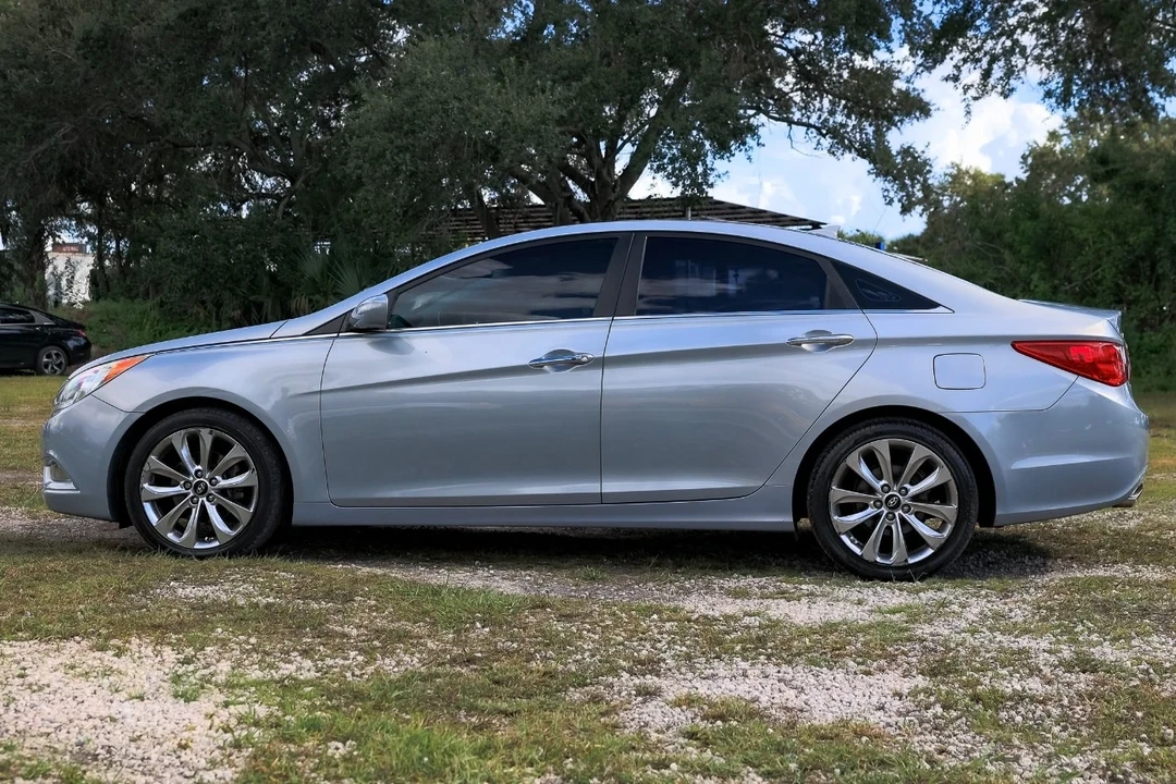 2013 Hyundai Sonata - Image 3 of 12