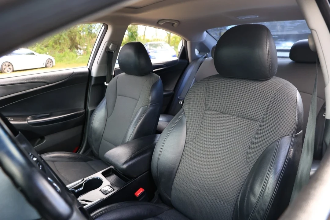 2013 Hyundai Sonata - Image 6 of 12