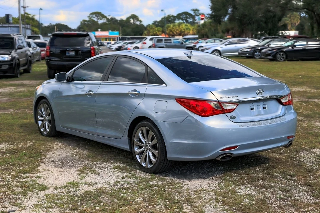 2013 Hyundai Sonata - Image 5 of 12