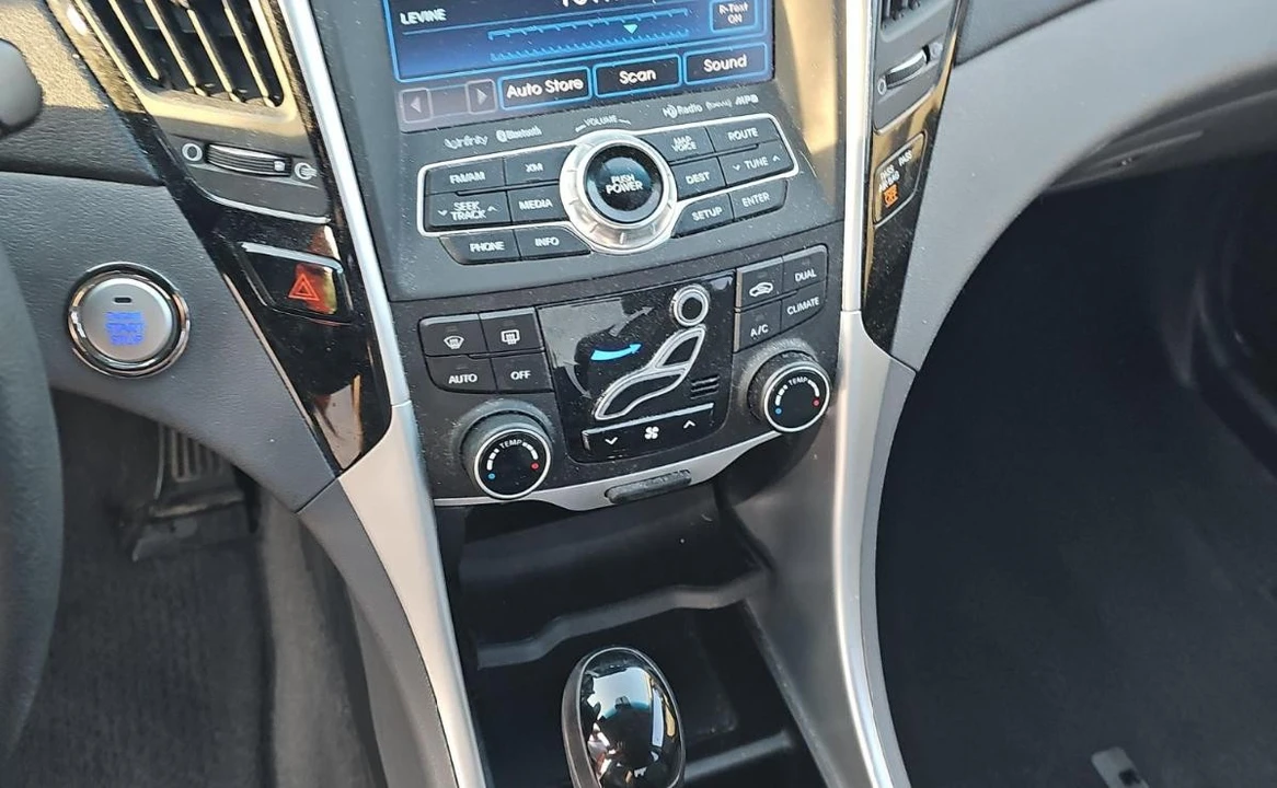 2013 Hyundai Sonata - Image 11 of 14