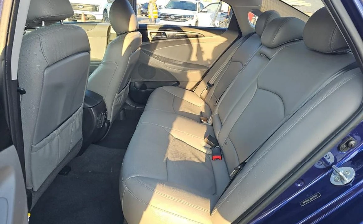 2013 Hyundai Sonata - Image 12 of 14