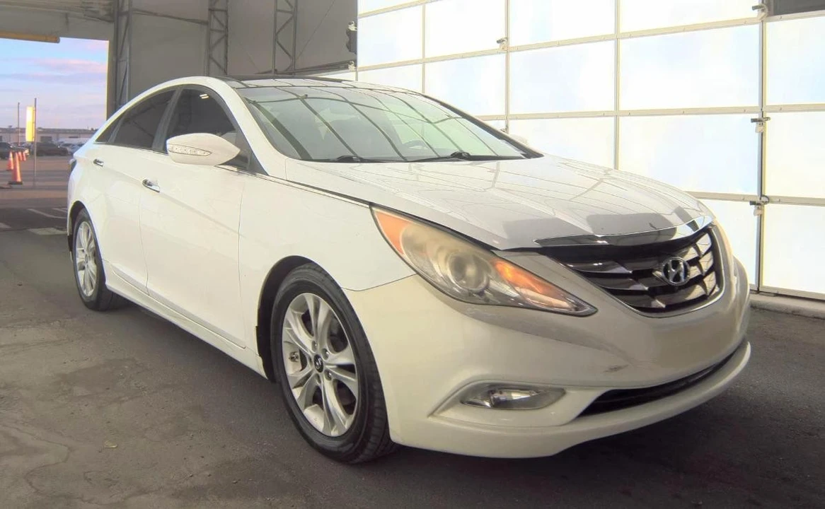2013 Hyundai Sonata - Image 3 of 12