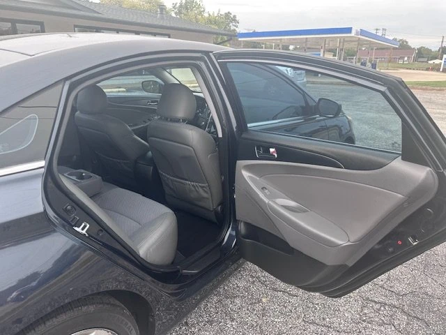 2013 Hyundai Sonata - Image 11 of 18