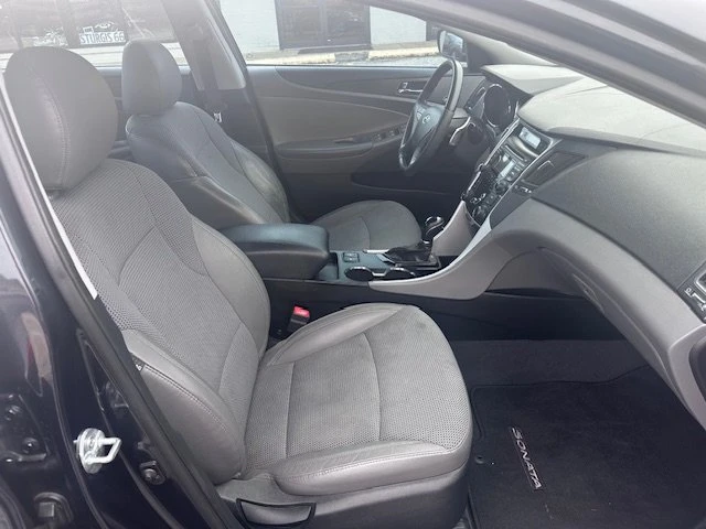 2013 Hyundai Sonata - Image 10 of 18